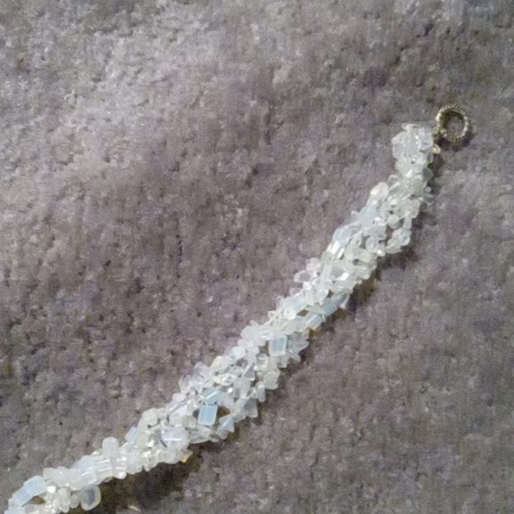 Beautiful Aurora Quartz 18" Cluster Necklace W/ Silver Tone Closure - Picture 8 of 8